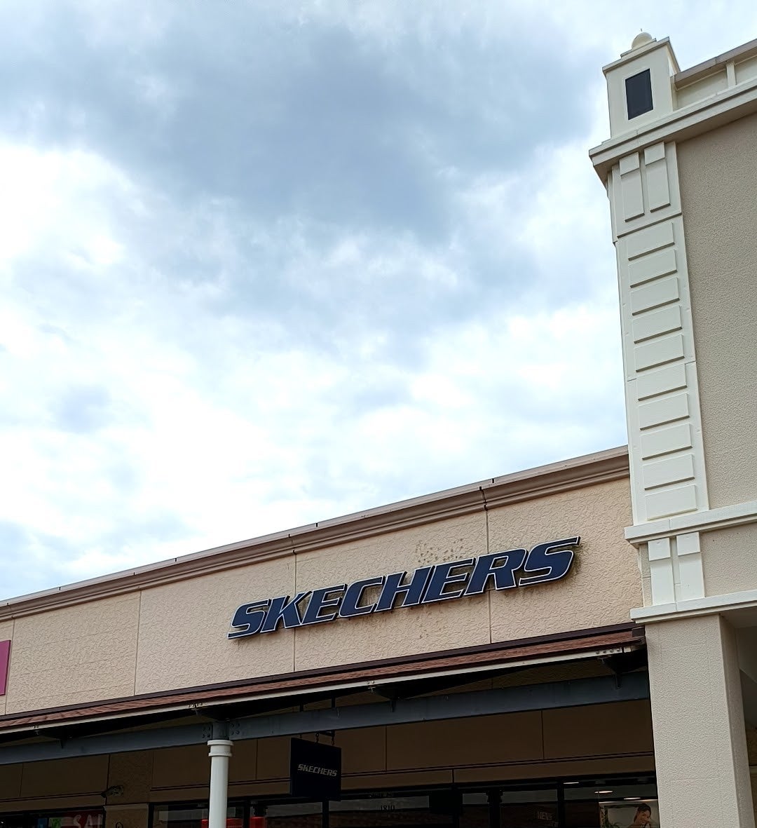 Ｓｋｅｃｈｅｒｓ　あみプレミアムアウトレット_2枚目