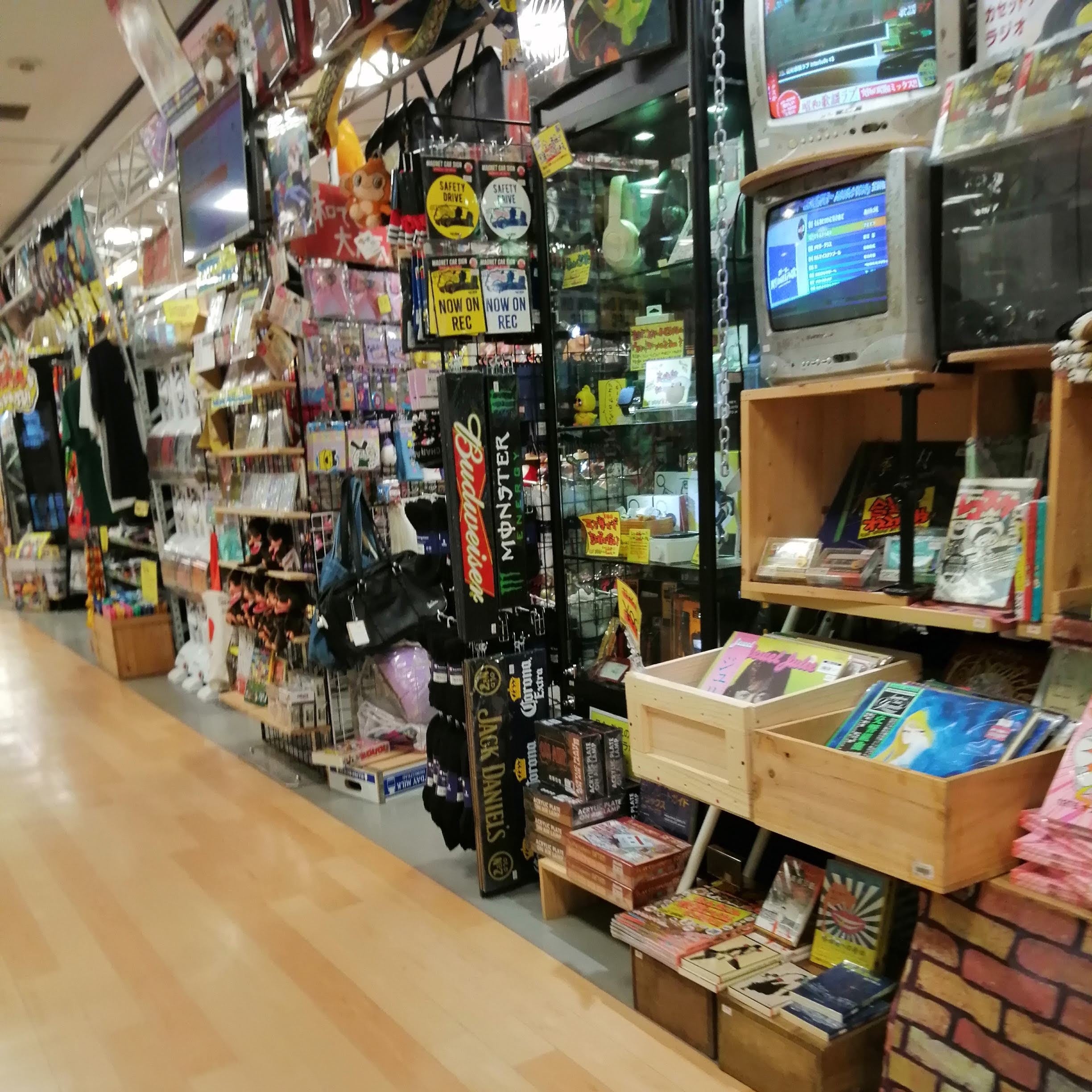 ヴィレッジヴァンガード仙台ロフト_3枚目