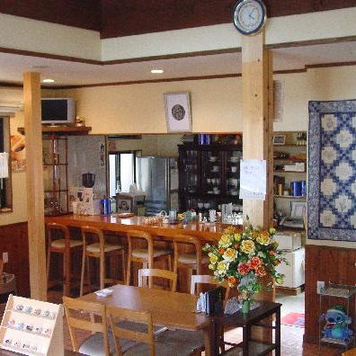 2008/06/14にふとんの安井が投稿した、喫茶 「花ごよみ」の店内の様子の写真