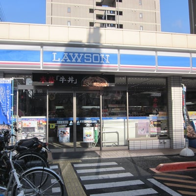 2015/01/13にあおいみくが投稿した、ローソン江坂東店の外観の写真