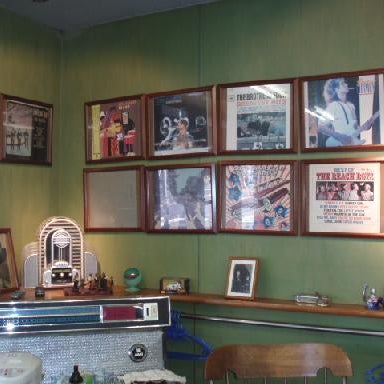 2009/03/23にヘアロココが投稿した、カットバー２ゴンの店内の様子の写真