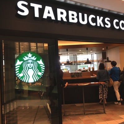 2018/05/25にYOUが投稿した、スターバックス・コーヒーの外観の写真