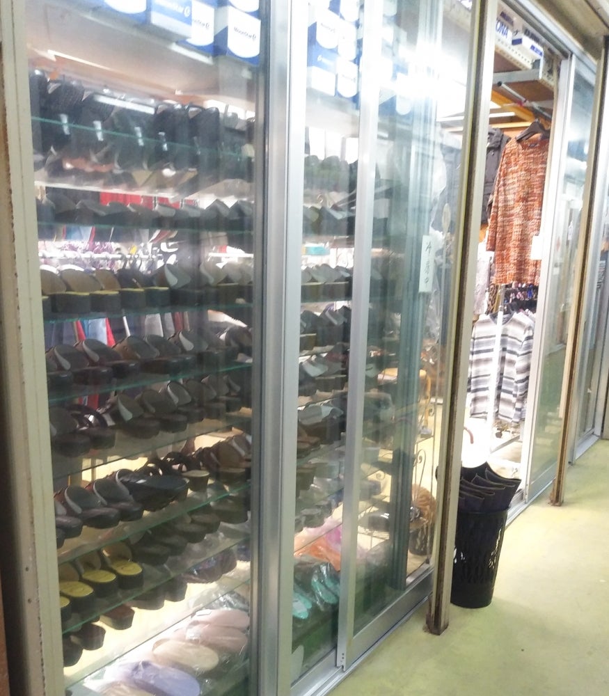 新川靴衣料品店