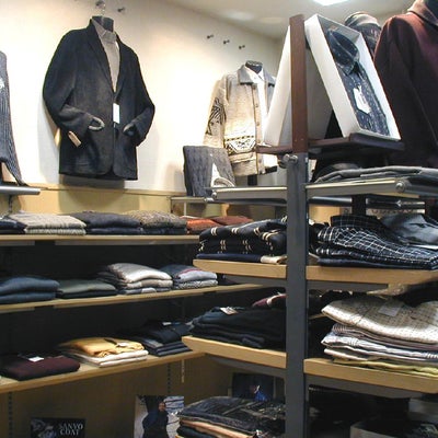 2010/04/12に洋服の正札堂が投稿した、正札堂洋服店の店内の様子の写真