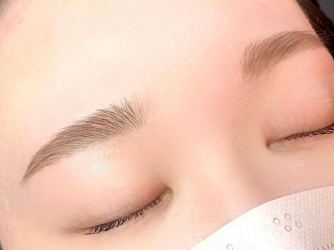 eyelashsalon HAL 本店の《眉毛》3Dブロウワックス◇毛量調整(間引き/眉カット)の写真
