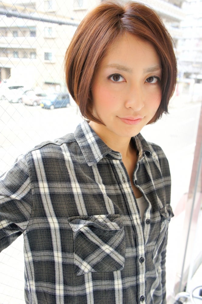 美容室 ＵＮＤＥＲＣＯＶＥＲの大人の前下がりボブの写真