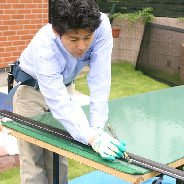ガラスの生活救急車 燕市＜出張・訪問専門＞の窓ガラスの修理ならおまかせください！の写真