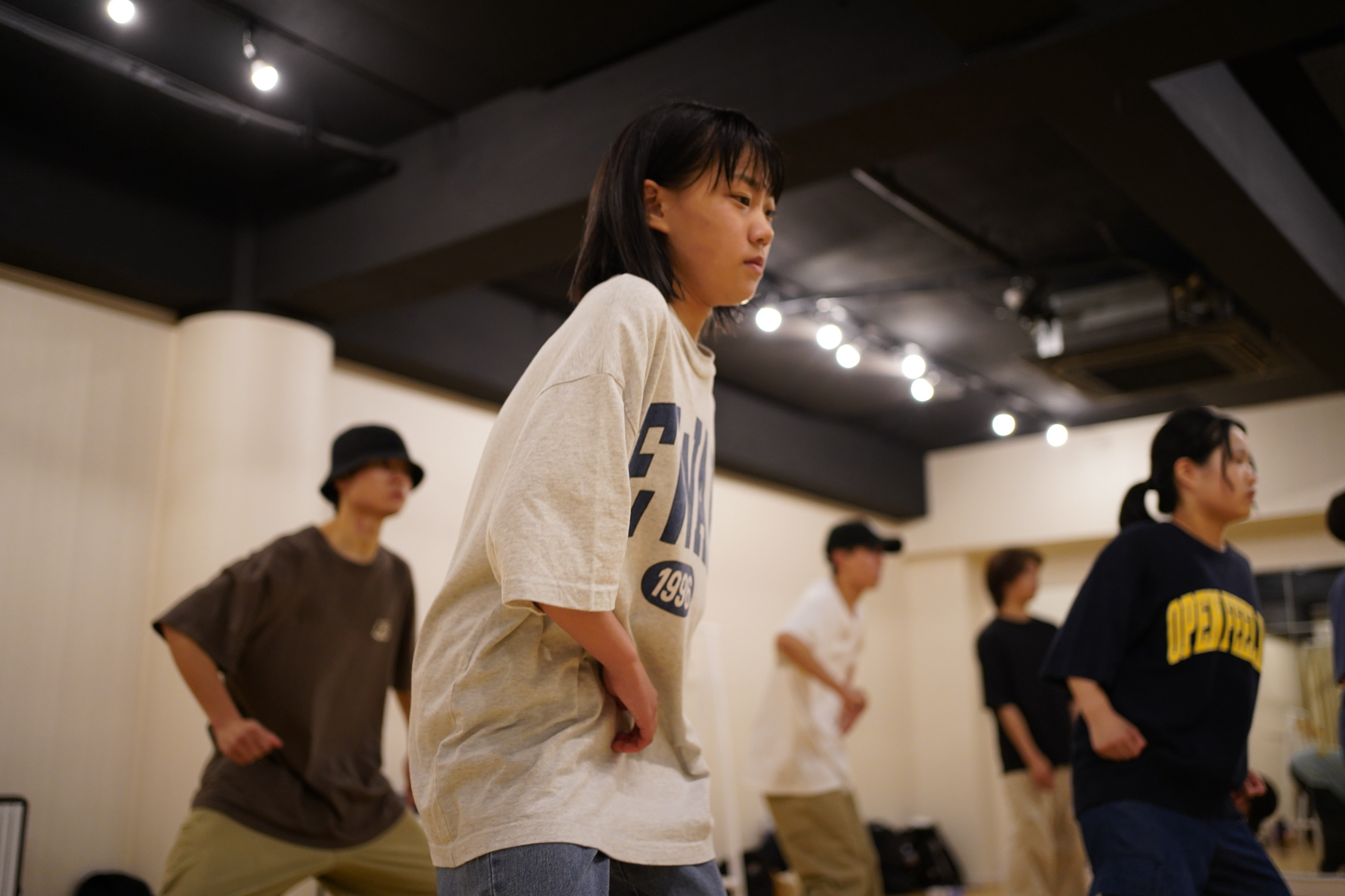 DANCE SCHOOL SLAYHIVE 内藤モーターススタジオのHIPHOP 中級クラスの写真