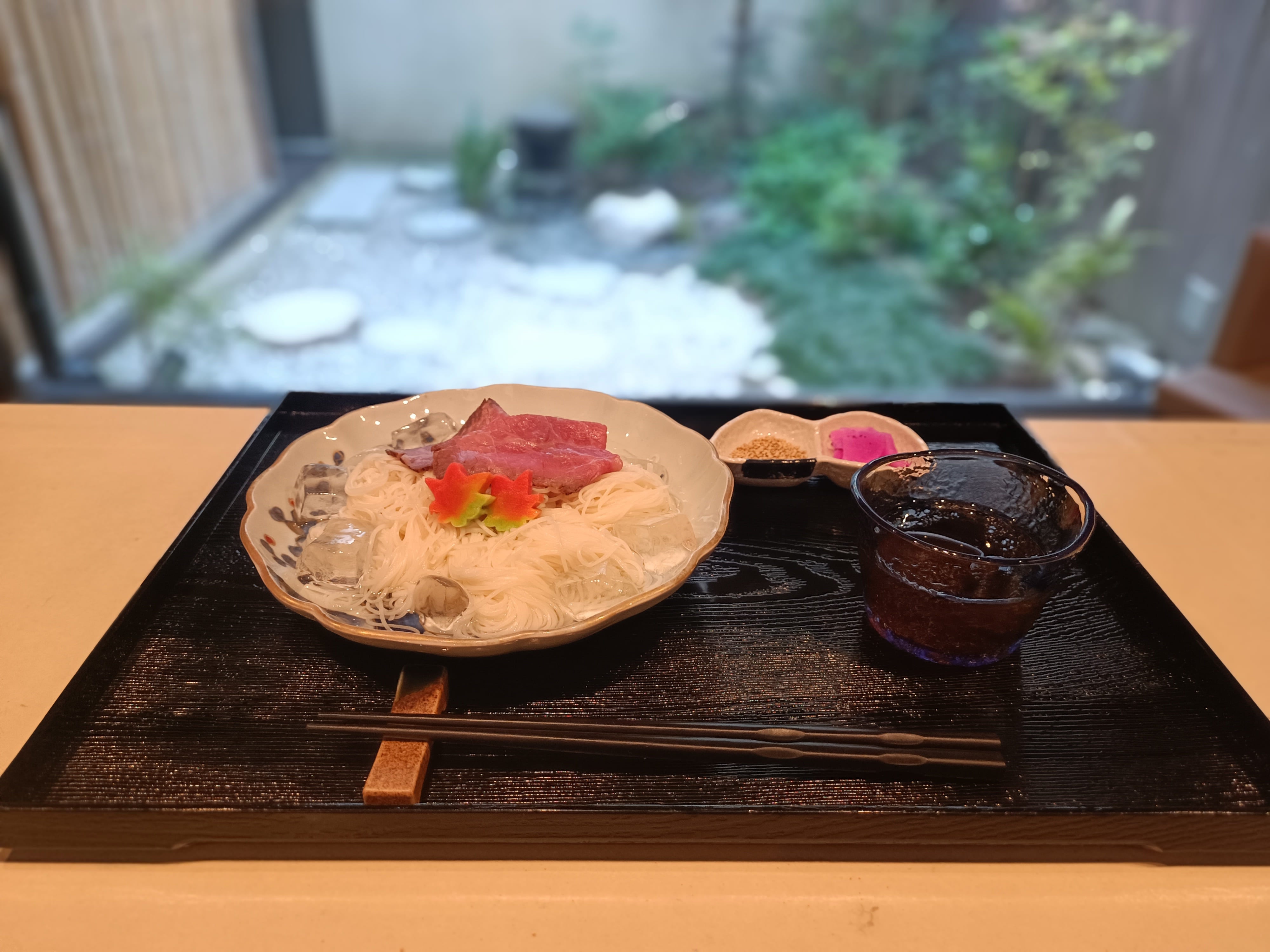 WAGYU侍　すきやき希の和牛ローストビーフそうめん　Wagyu roast beef somenの写真