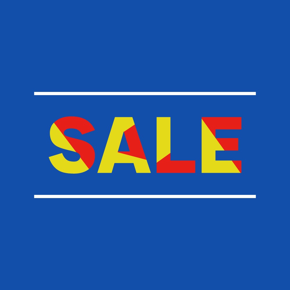 店舗限定！レディースアパレルアイテムが大特価で販売中！の写真