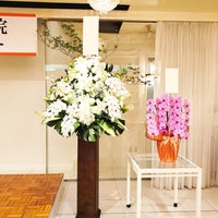 花国湘南台店の豪華絢爛胡蝶蘭のお祝いのスタンド花の写真
