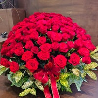 花国湘南台店の赤バラ尽くしのアレンジメントの写真