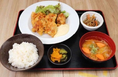 屋台居酒屋大阪満マルＪＲ野田店のチキン南蛮定食の写真