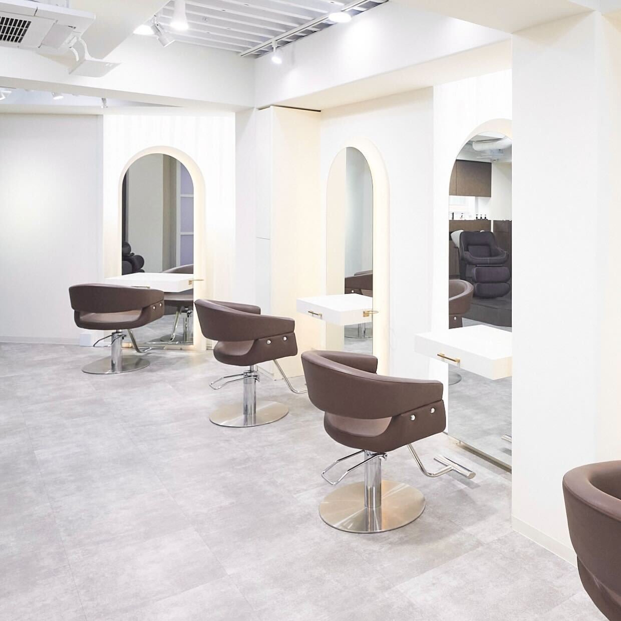 BORDERLESS SALON AZABUJUBAN Patio St_1枚目