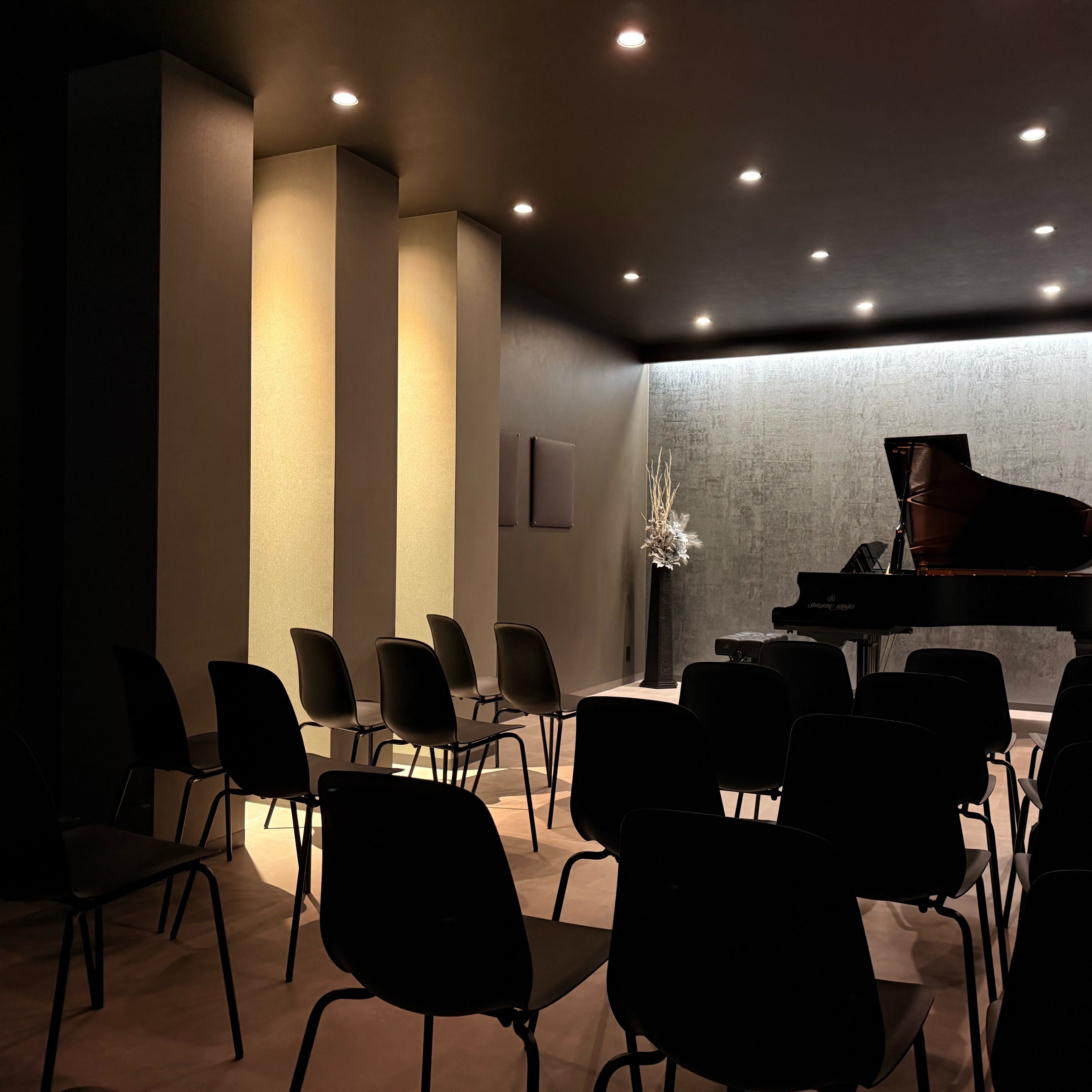 BLUJEU SALON HALL_1枚目