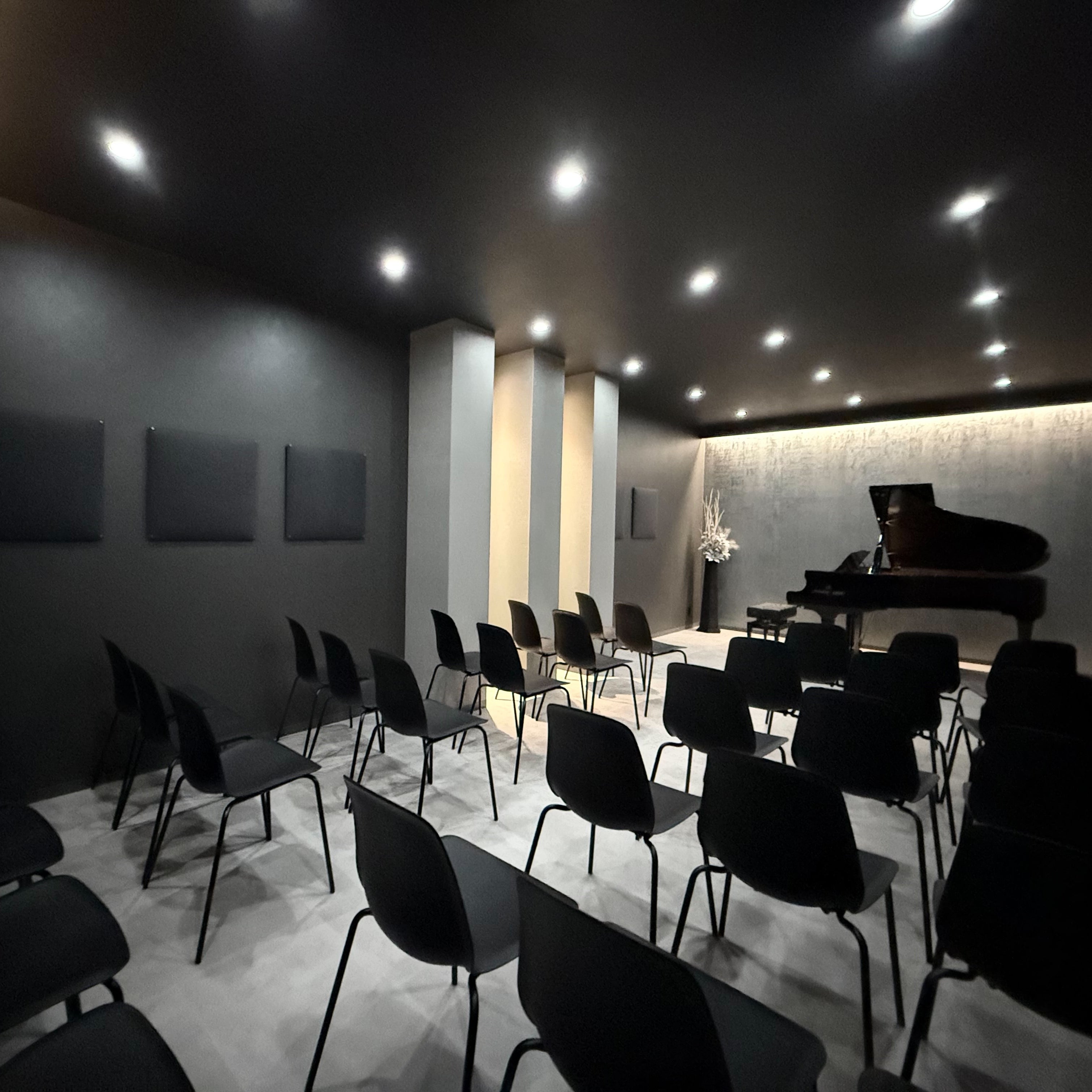 BLUJEU SALON HALL_2枚目