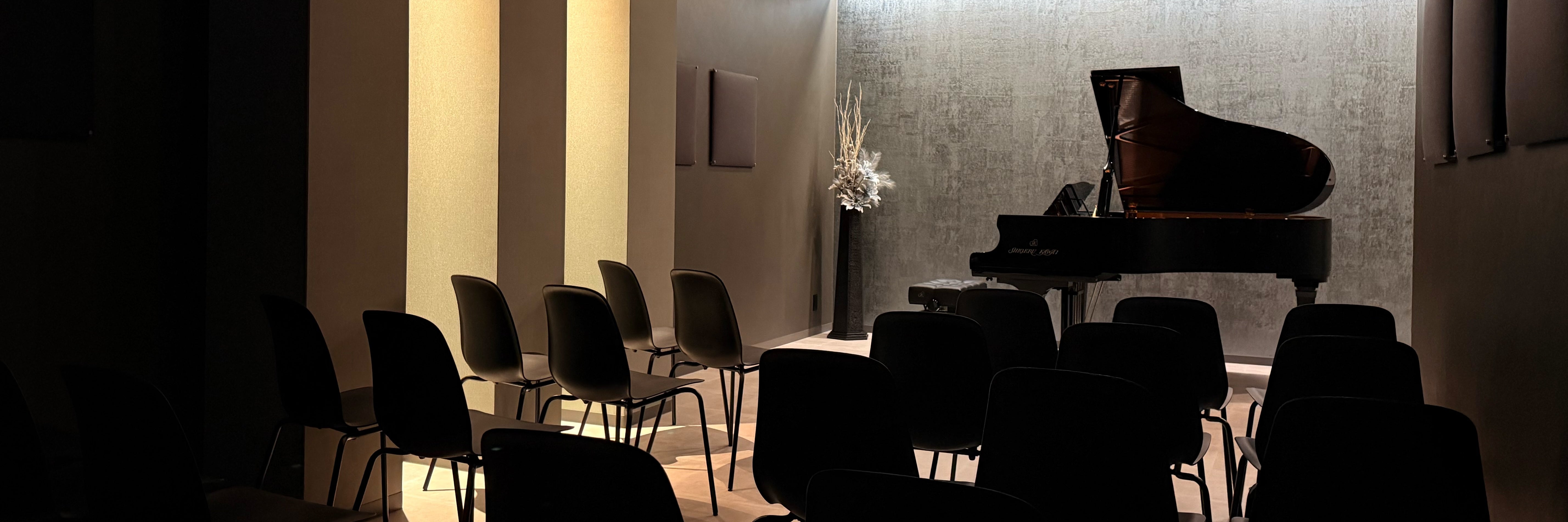 BLUJEU SALON HALL