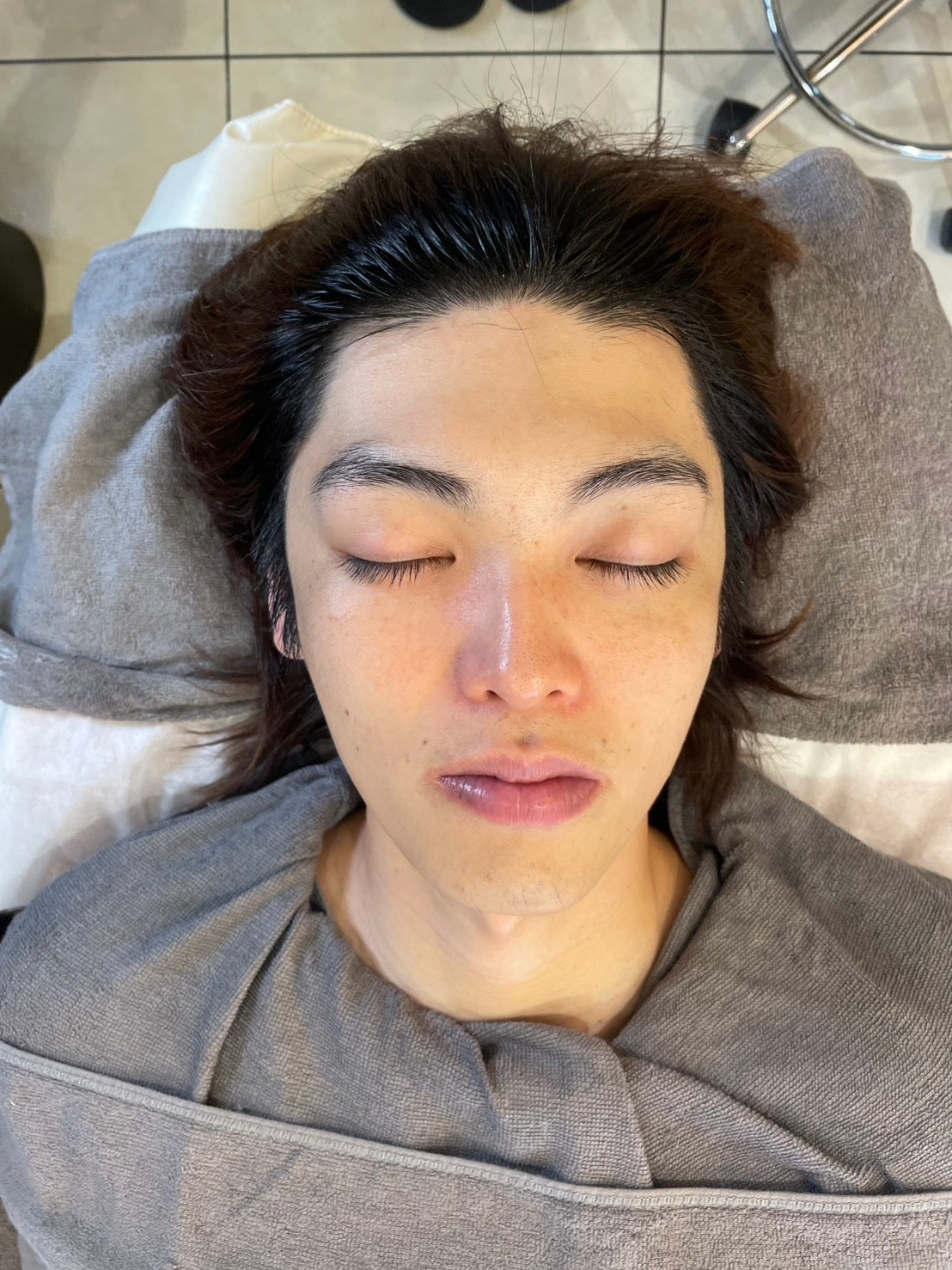 「老けた？」と言われたくないあなたへ。男のたるみ肌、どう整える？の写真