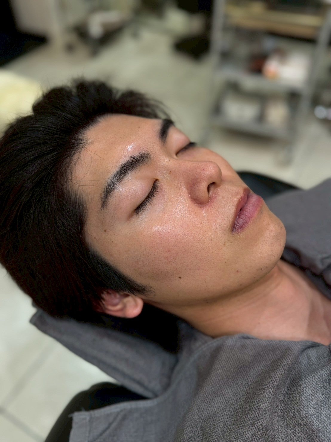 男性の肌が崩れやすい5つの理由の写真