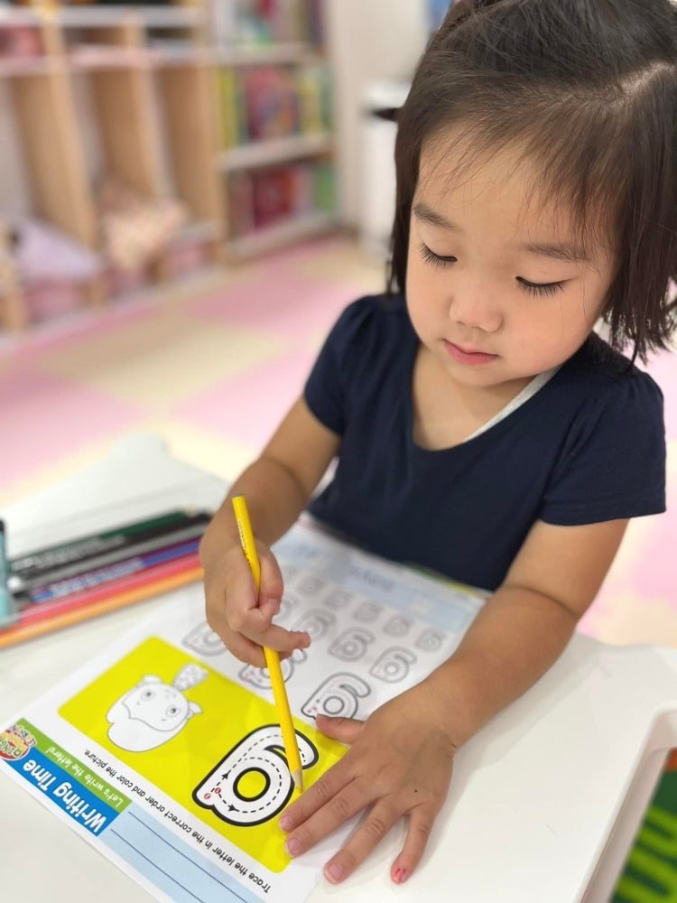 Zoom Kids Academyのプリスクール（１歳８か月～３歳　９時から11時のハーフコースか9時から13時半までの4時間半レッスン）の写真