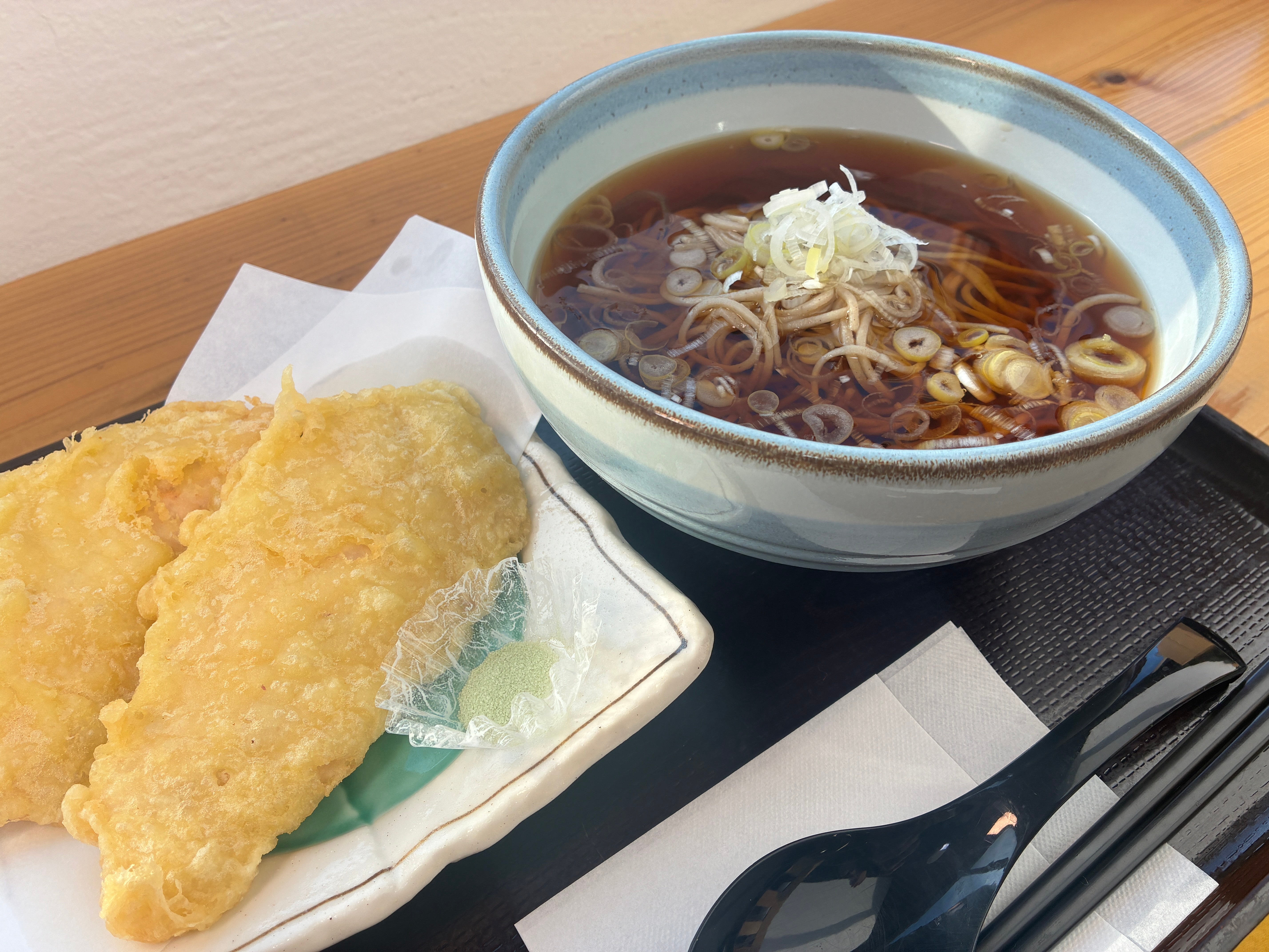 お食事処　いち膳のわらじ鶏天そばの写真