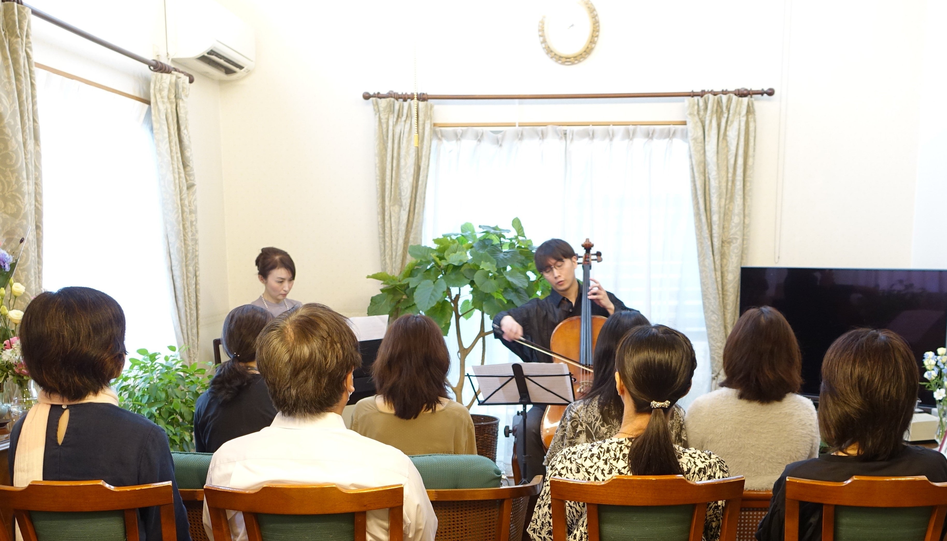 まつばら音楽教室のギター｜クラッシックギター科・アコースティクギター科 ｜月3回個人レッスンコース｜10,000円～の写真