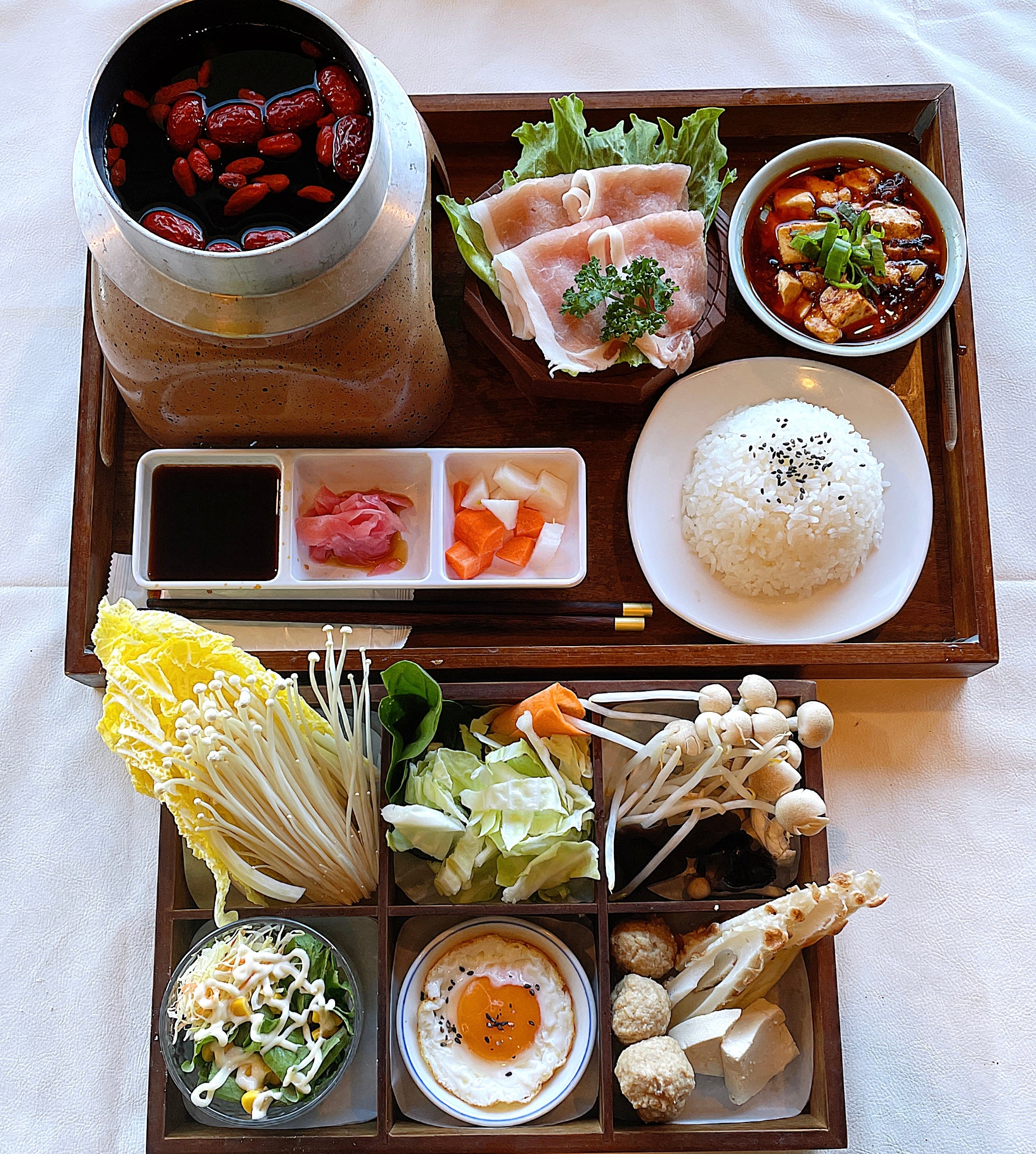 富士田屋の豚しゃぶ定食の写真