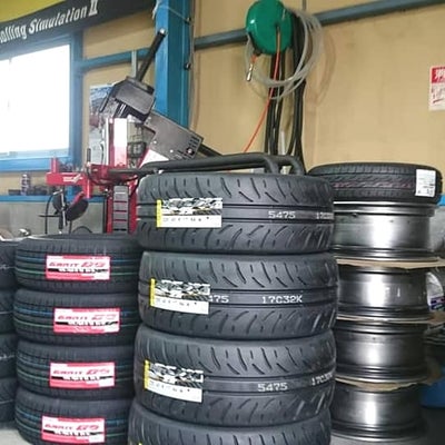 輸入タイヤ、国産タイヤメーカーなど各種、各タイヤメーカー取り扱いしています。