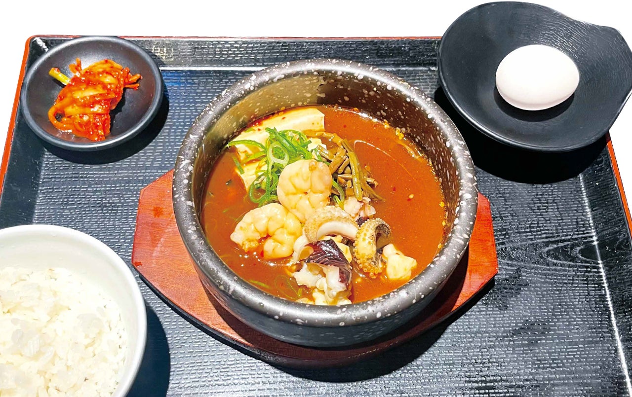 焼肉酒家 みず城の海鮮味噌チゲ定食の写真