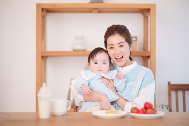 🌷長時間の抱っこで腰が痛い…！ 産後の腰痛でお悩みのママさんへの写真