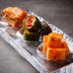 焼肉とみひさ茅場町店の自家製キムチ盛り合わせの写真