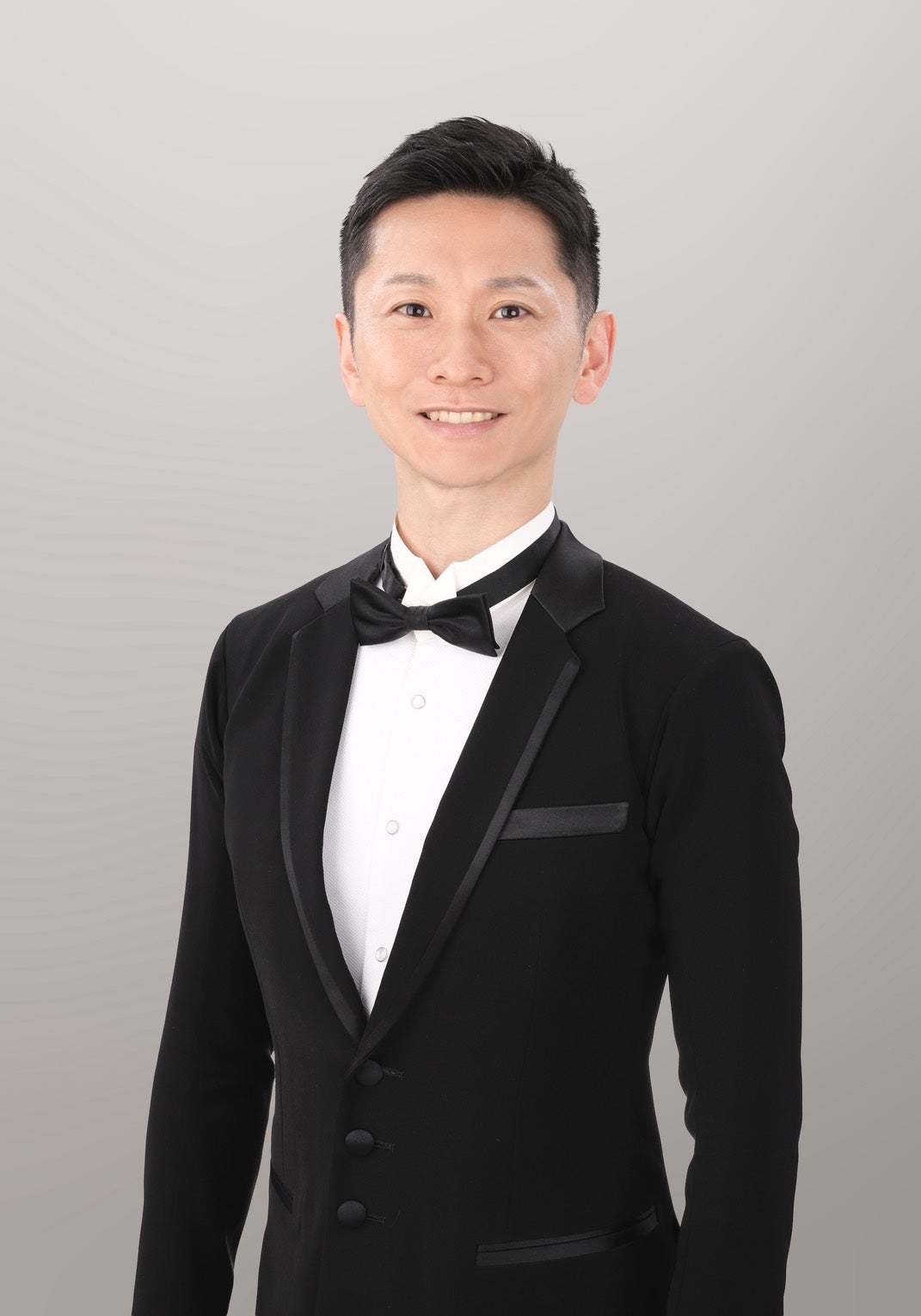 新しい先生の勤務が決定　セグエ選手が横浜でレッスンスタートの写真