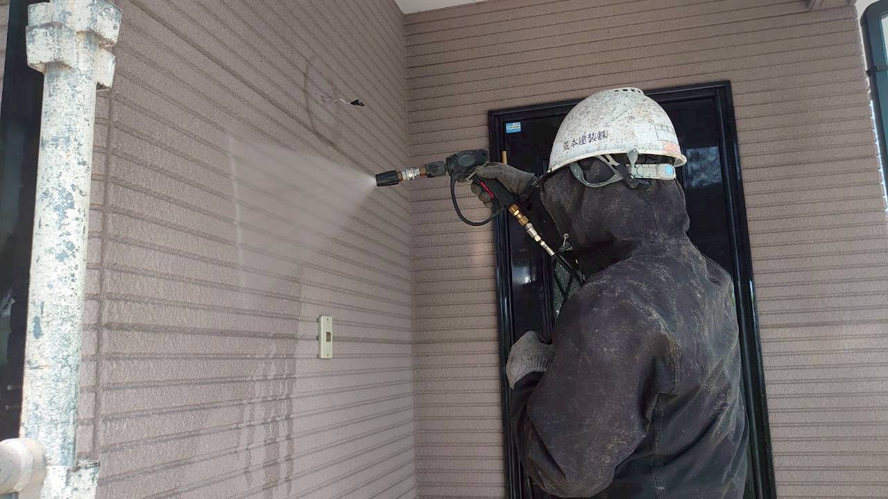 荒本建装株式会社の外壁塗装工事の写真
