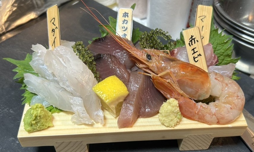 隠れ小屋　とり藩の刺身豪快盛りの写真
