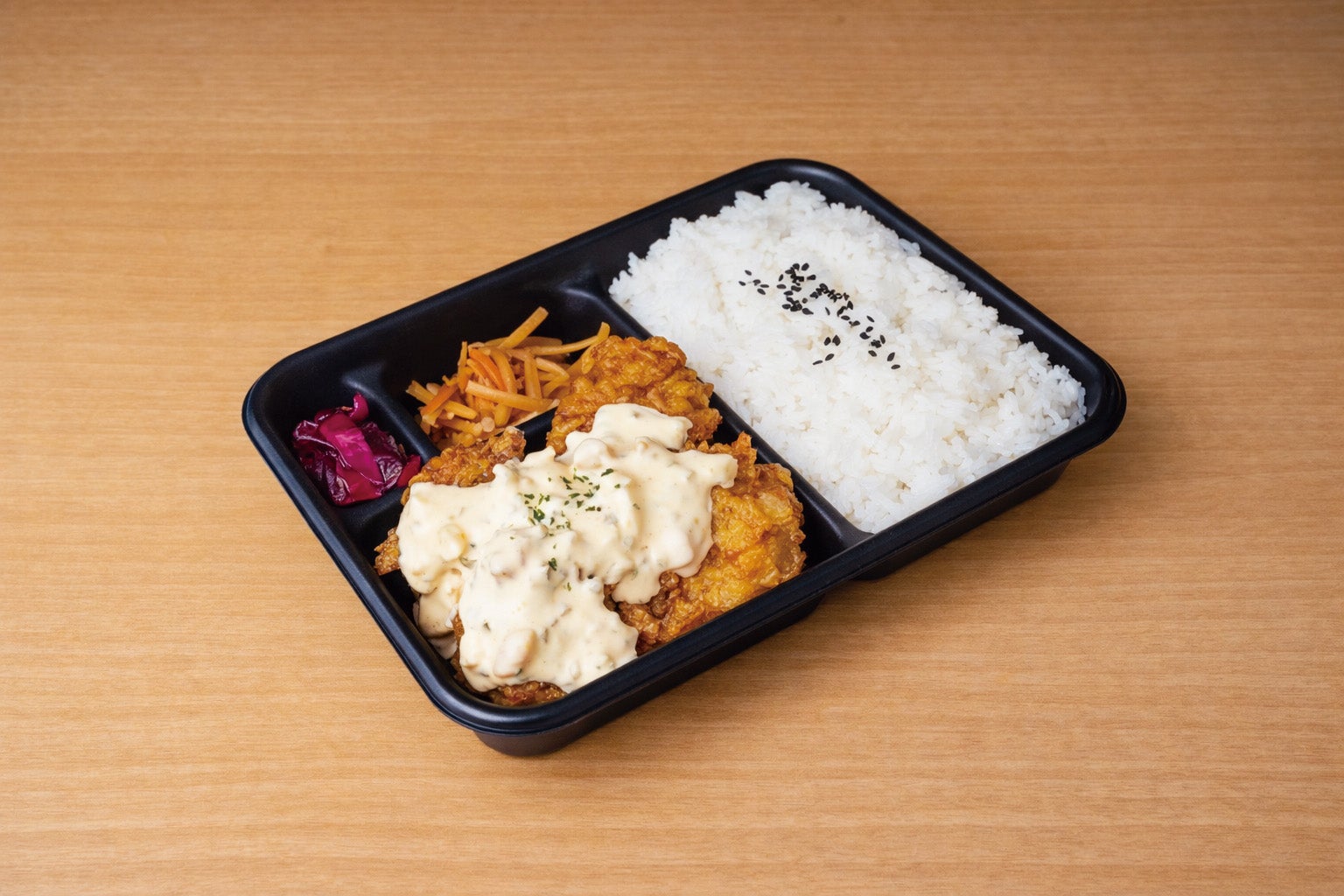 元祖からあげ本舗　ばんまる　富士見店の南蛮からあげ弁当　タルタル付きの写真