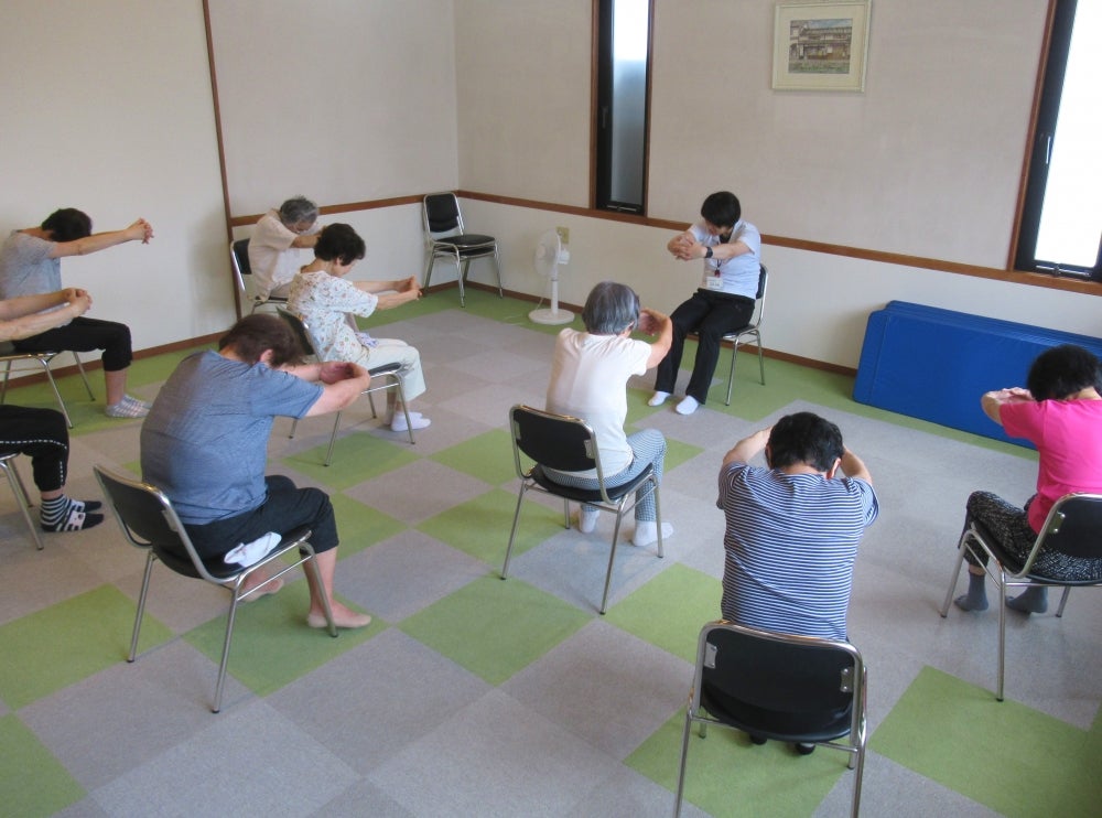 元気ひろばパルクのストレッチ教室の写真
