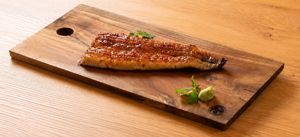 炭焼うなぎ茶屋 旅する象のうなぎの蒲焼き 【1人前】-Grilled eel KABAYAKI (half size)-の写真