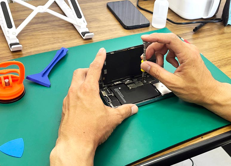 iPhone修理アイサポ西舞鶴店のスマホ修理・iPhone修理・携帯修理の写真