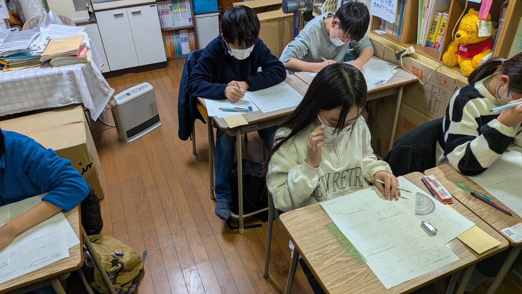少人数自立学習型塾｜みんなの勉強部屋みんべやの【冬期講習】全日程・無料体験の写真