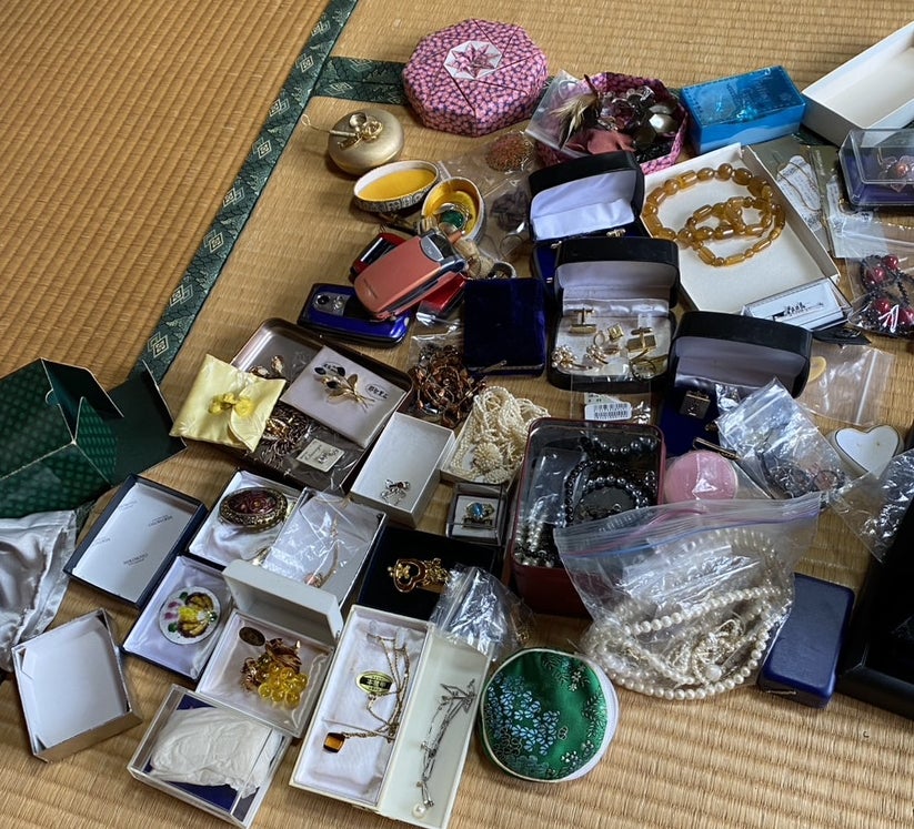 解体前の空き家へ出張買取。遺品整理でお役に立てましたの写真