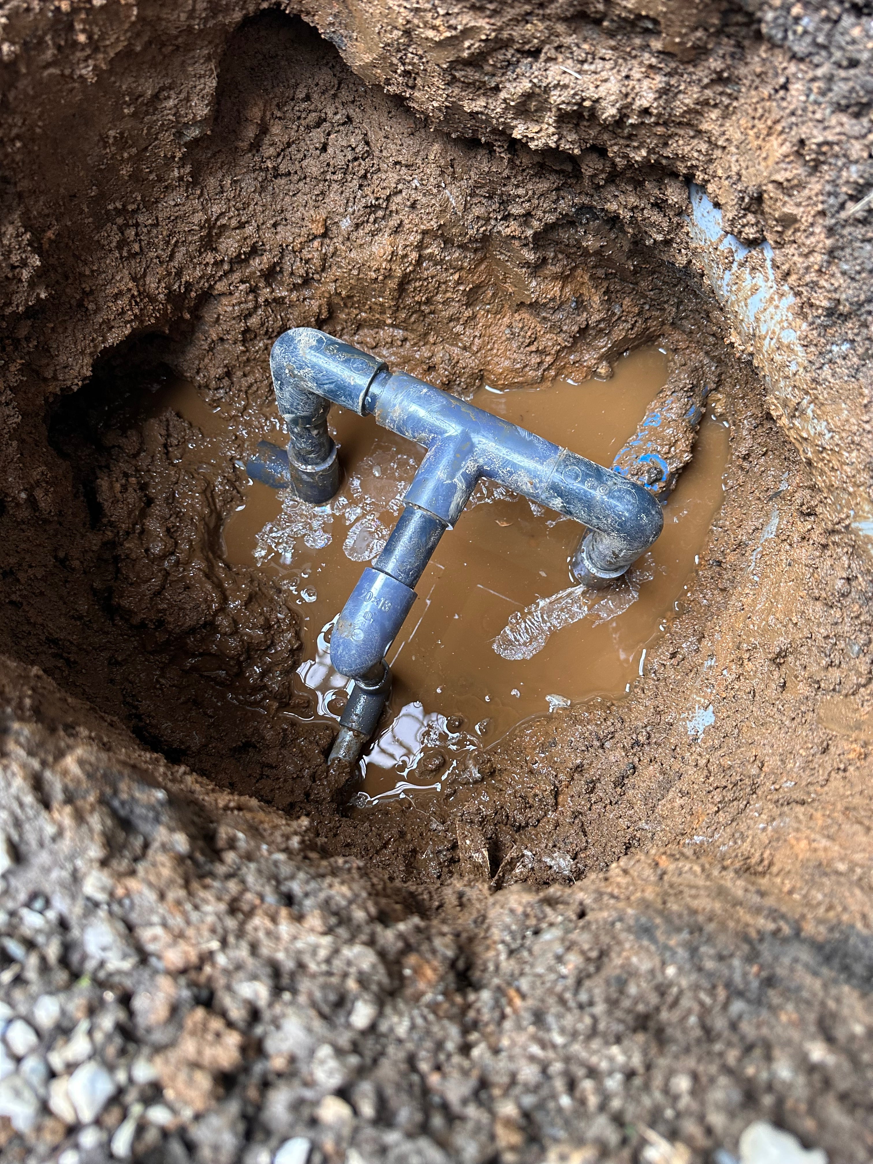 見えない場所のトラブルも見逃さない水道管対応の写真
