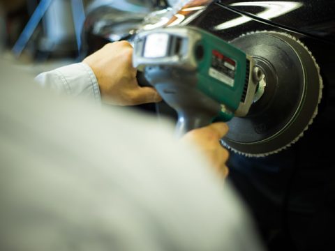 二幸自動車の塗装の写真