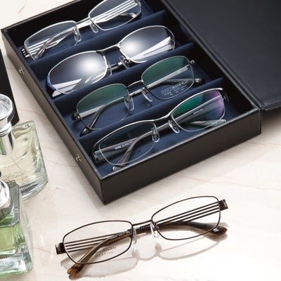 アイメガネ　鴻巣東駅通り店の長く使えるこだわりのメガネが欲しい！贅沢なラグジュアリーフレームの写真