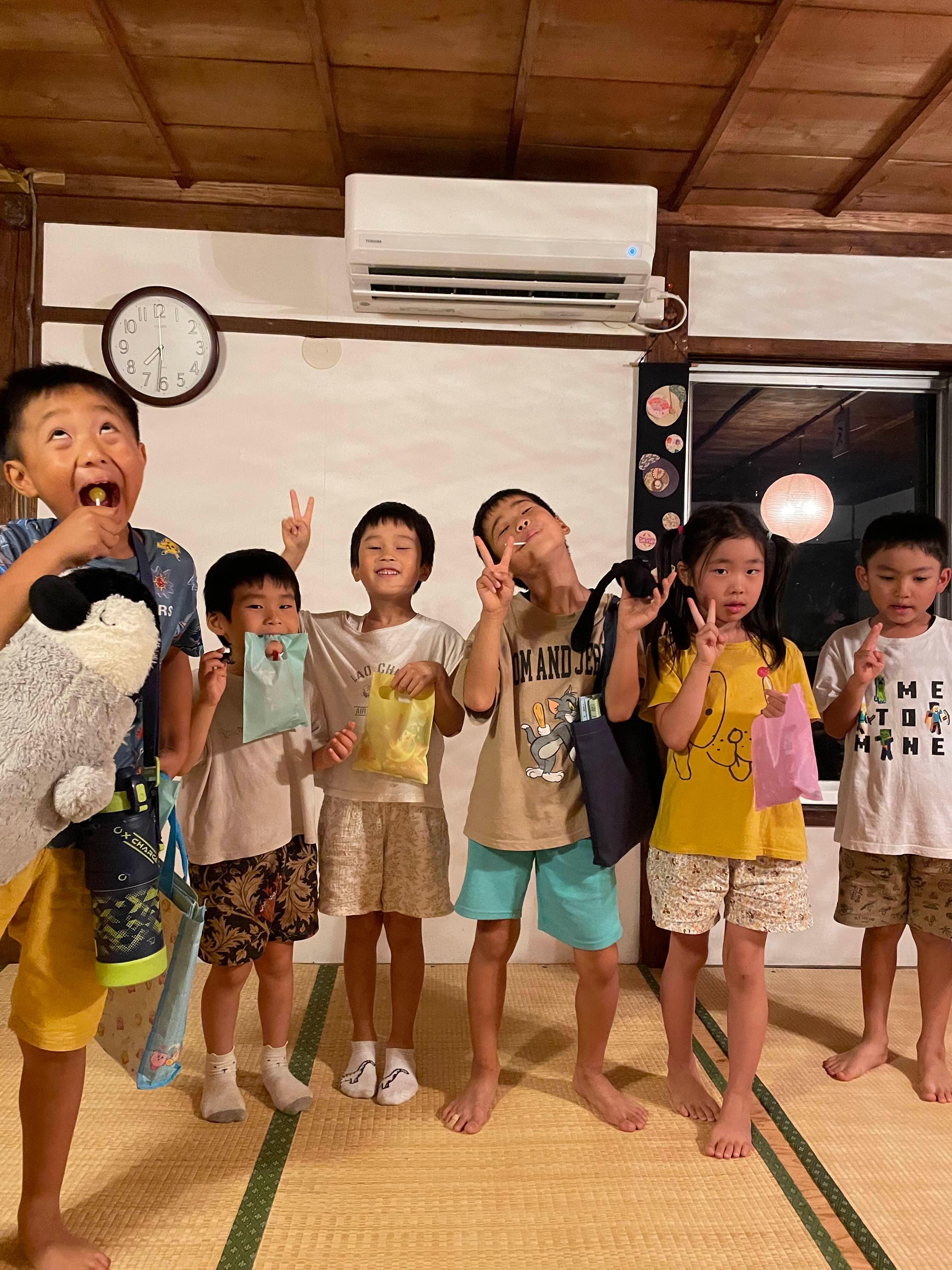 英会話スクール　New English World 越路校の小学生クラス（対面レッスン）の写真