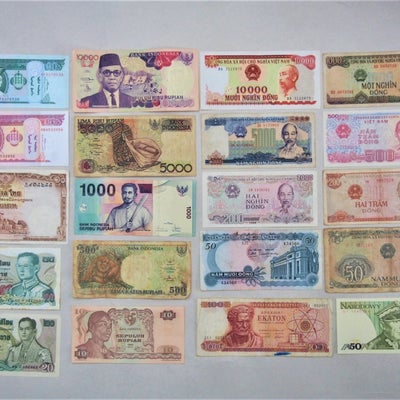 ブランド横須賀の外国紙幣の写真
