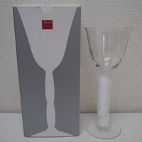 ブランド横須賀のバカラワイングラス、ネックレスチョーカーの写真
