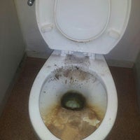どんなに汚れたトイレでも、頑固な尿石でも除去致します