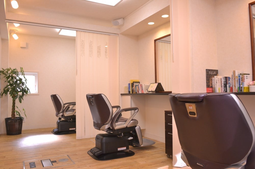 base hairの女性向けフェイシャル＋お顔そりの写真