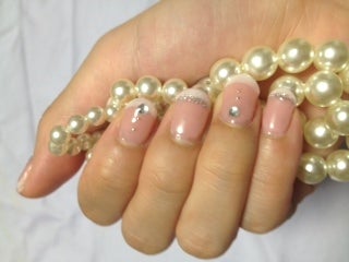 レンタル衣裳 Embellirのジェルネイルの写真