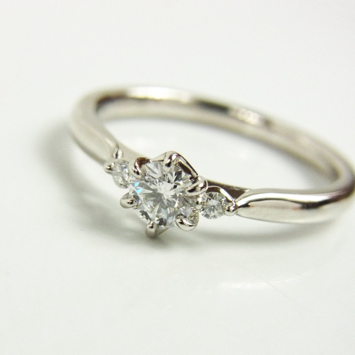  俄 NIWAKA Pt950 ダイヤモンド0.2ct レディース リング の写真